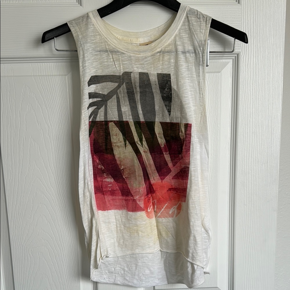 Hollister Cream and Pink Graphic Palm Fern Lightweight Muscle Tee
